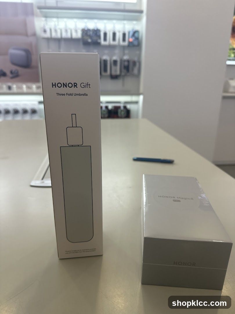 HONOR Gift Umbrella and HONOR Magic 8 Box