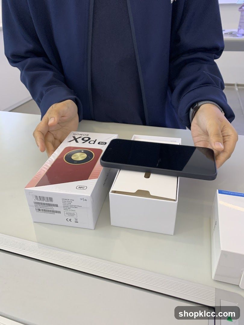 Smartphone Box and Phone