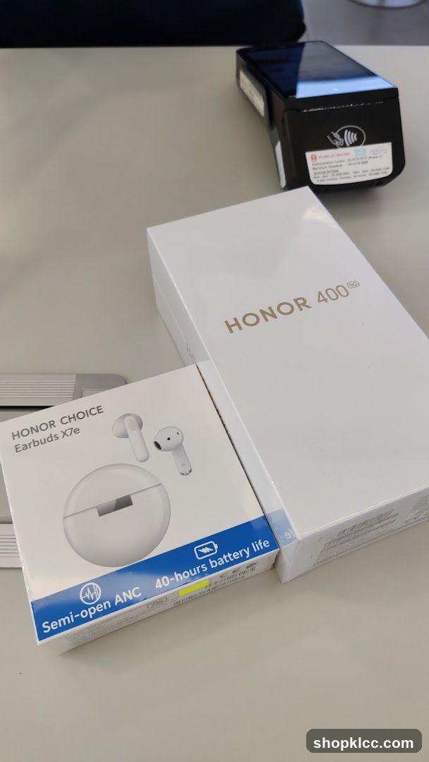 Honor Earbuds and Phone Box