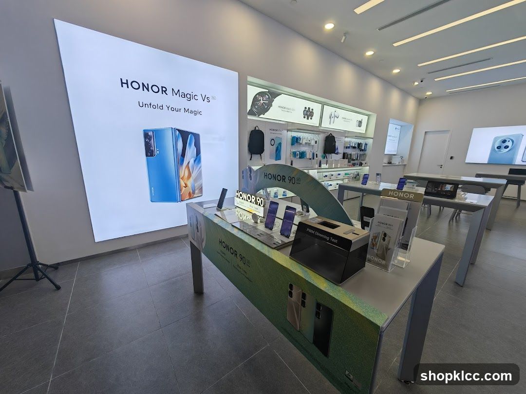 Honor Store Interior