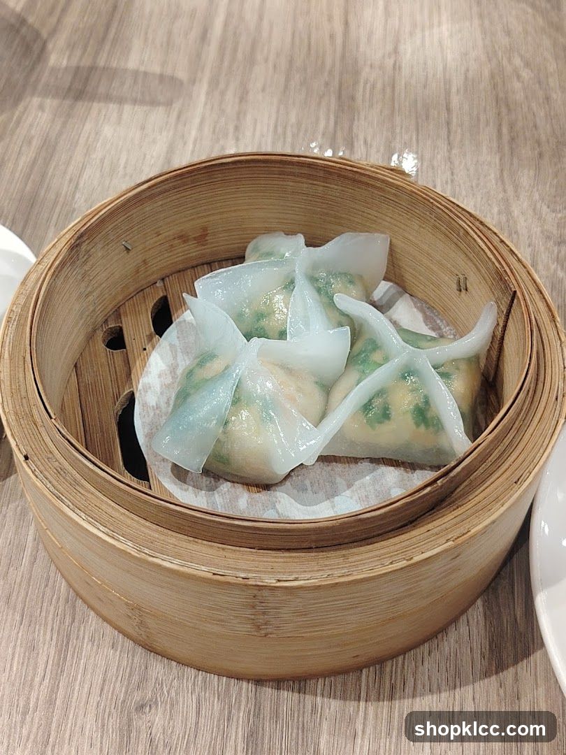 Steamed Dumplings in Bamboo Steamer