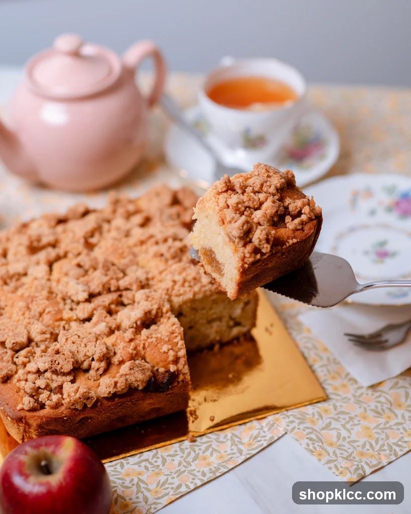 Apple Crumble Cake with Tea