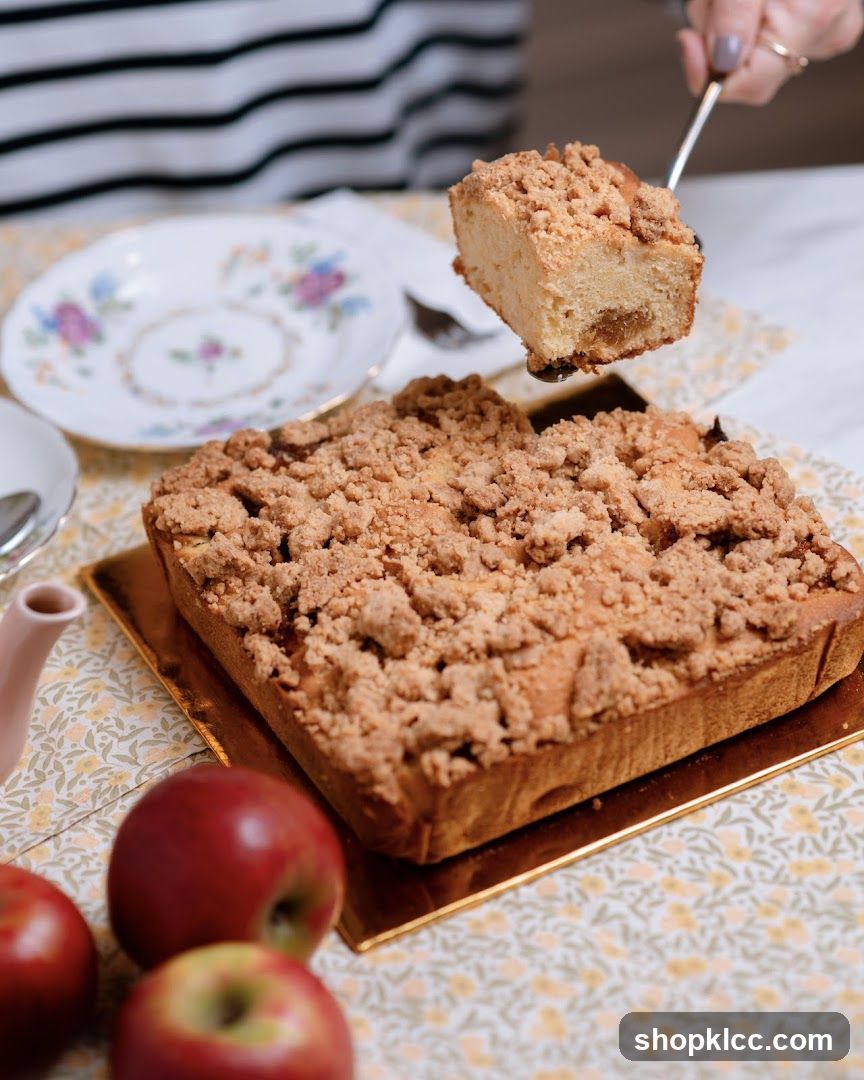 Apple Crumble Cake Slice