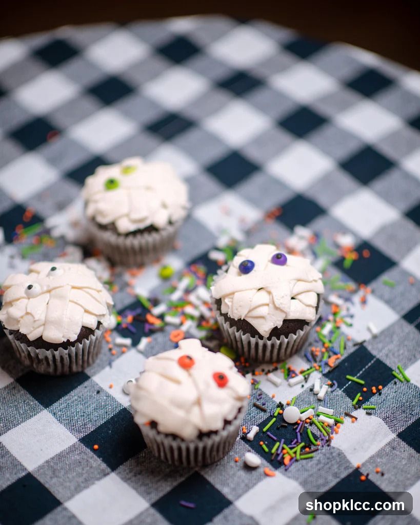 Halloween Mummy Cupcakes