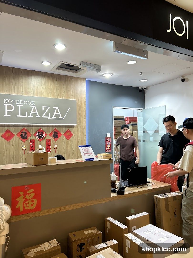 Notebook Plaza Counter