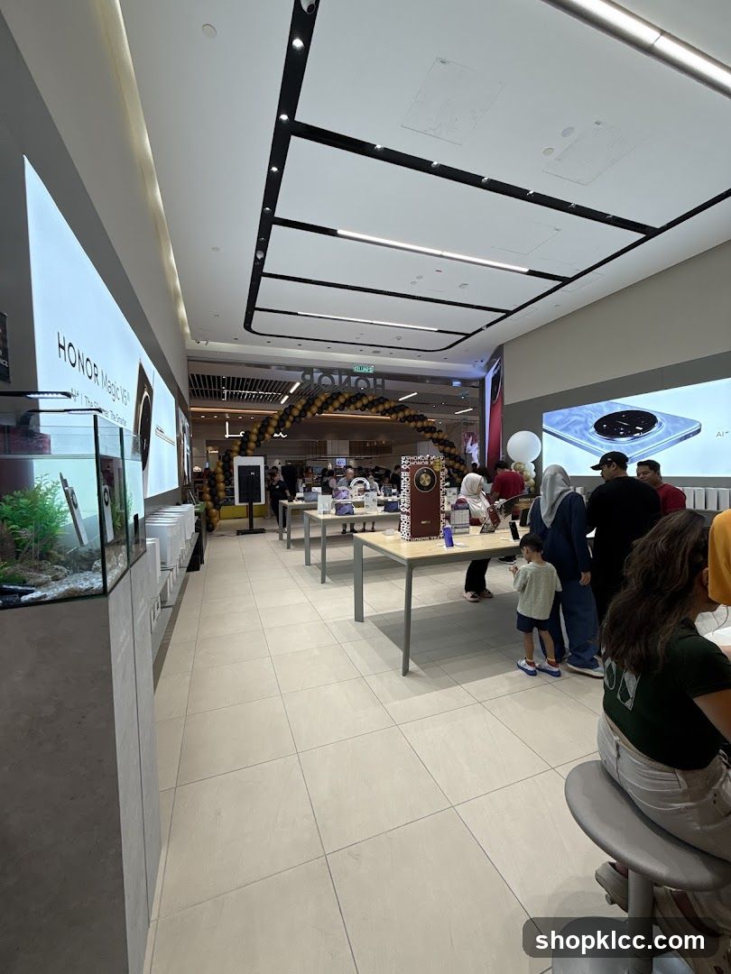 Honor Store Interior