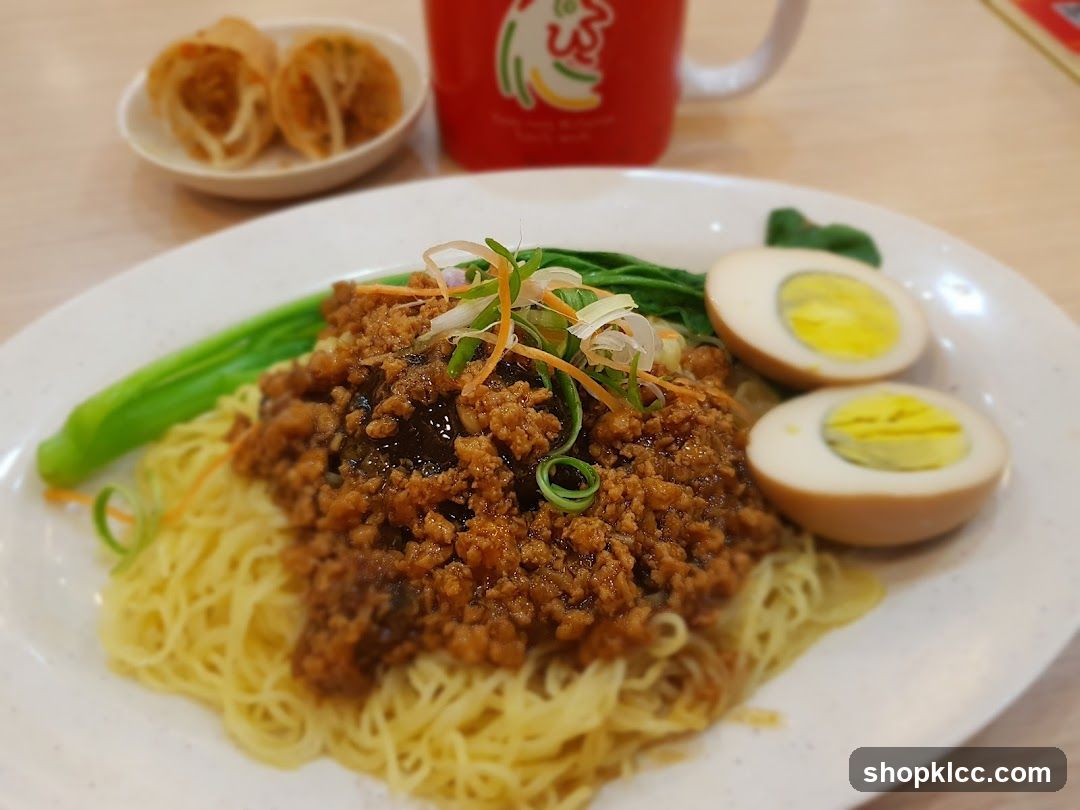 Noodles with Minced Meat and Eggs