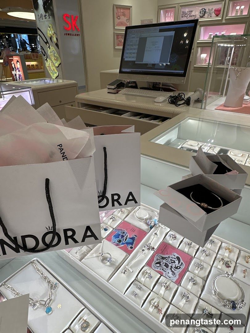 Jewelry Store Display