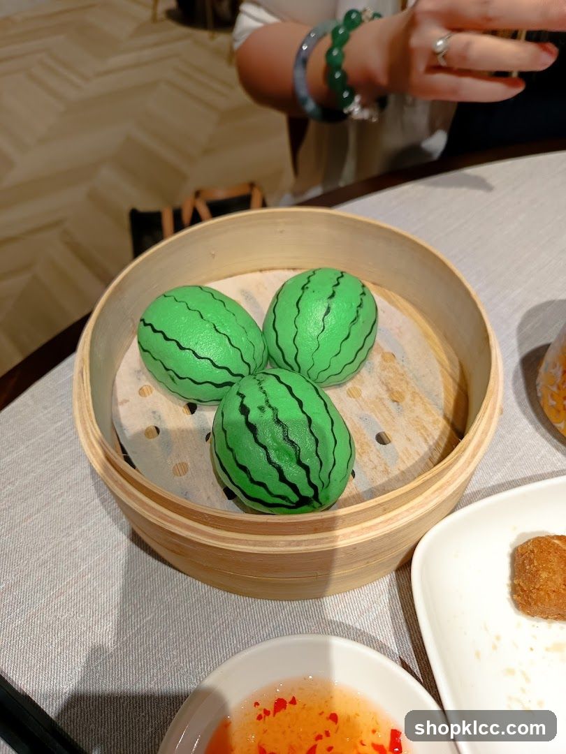 Watermelon-shaped dumplings