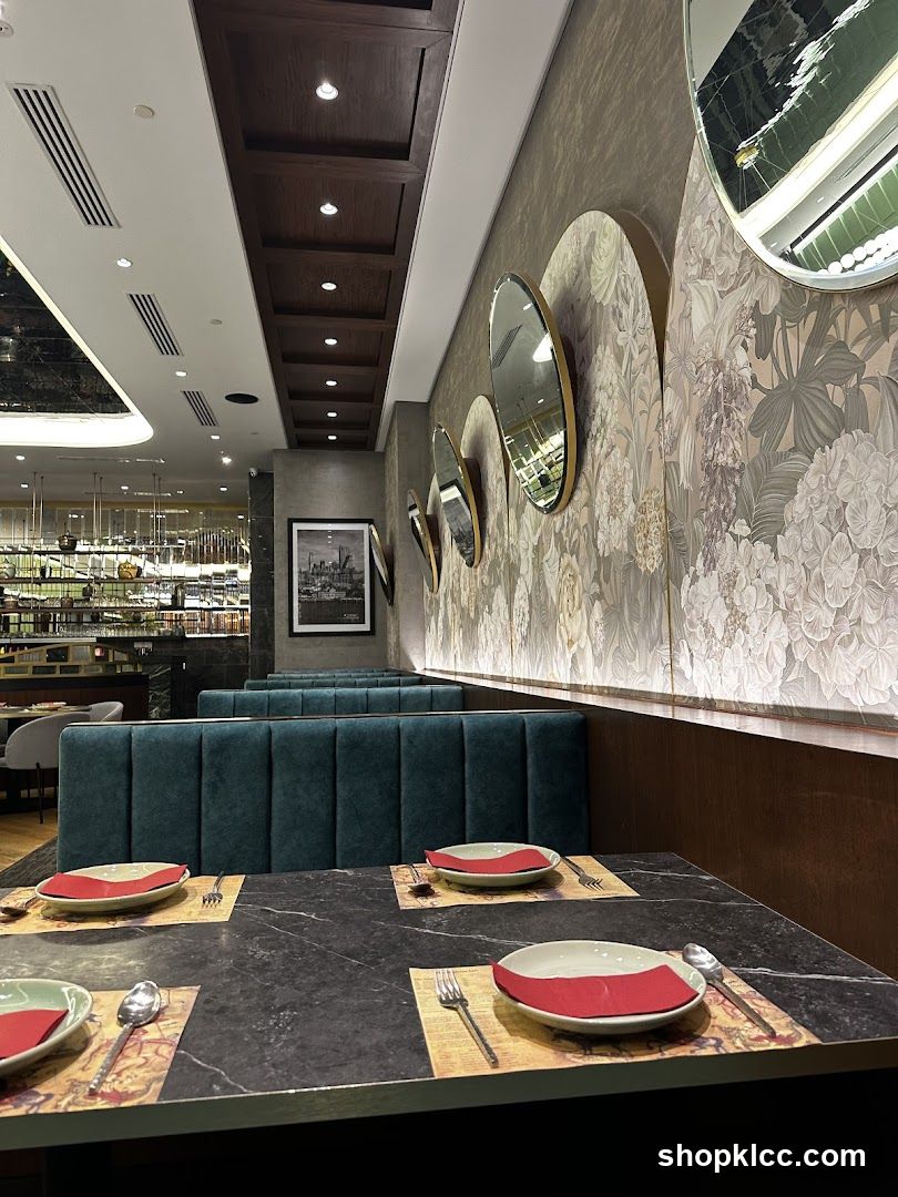 Restaurant Dining Area
