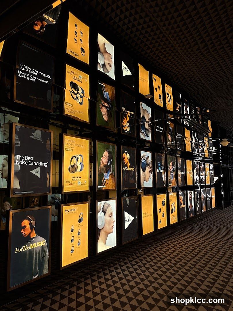 Headphone Advertisement Display
