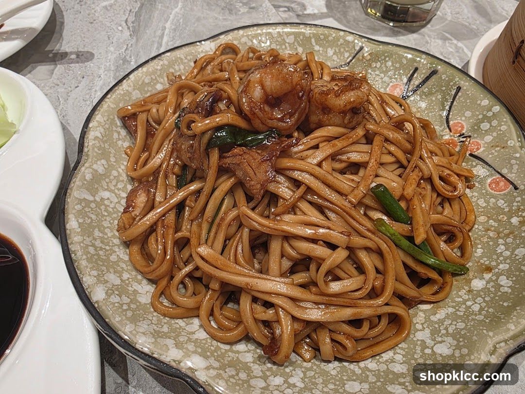 Noodles with Shrimp and Meat