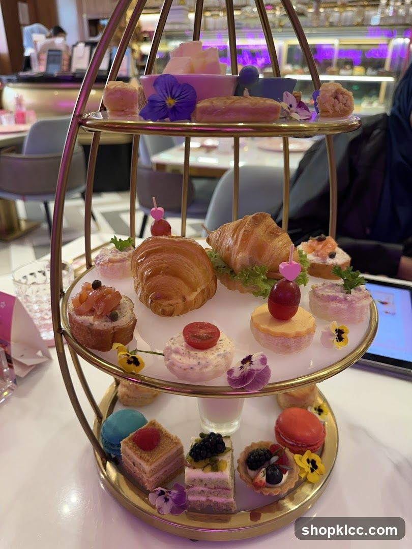 Opera Cafe & Lounge