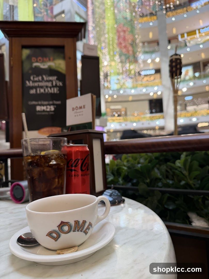 Dome Cafe Table Setting