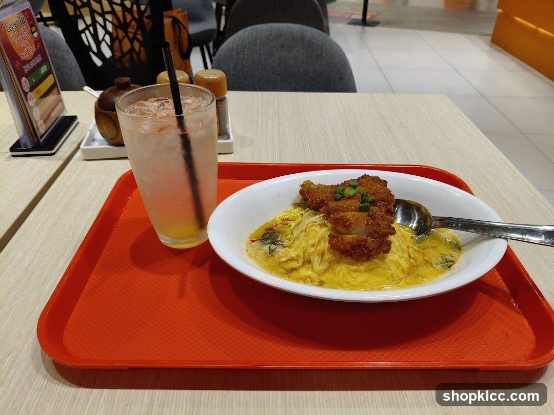 Omelette Rice with Fried Chicken