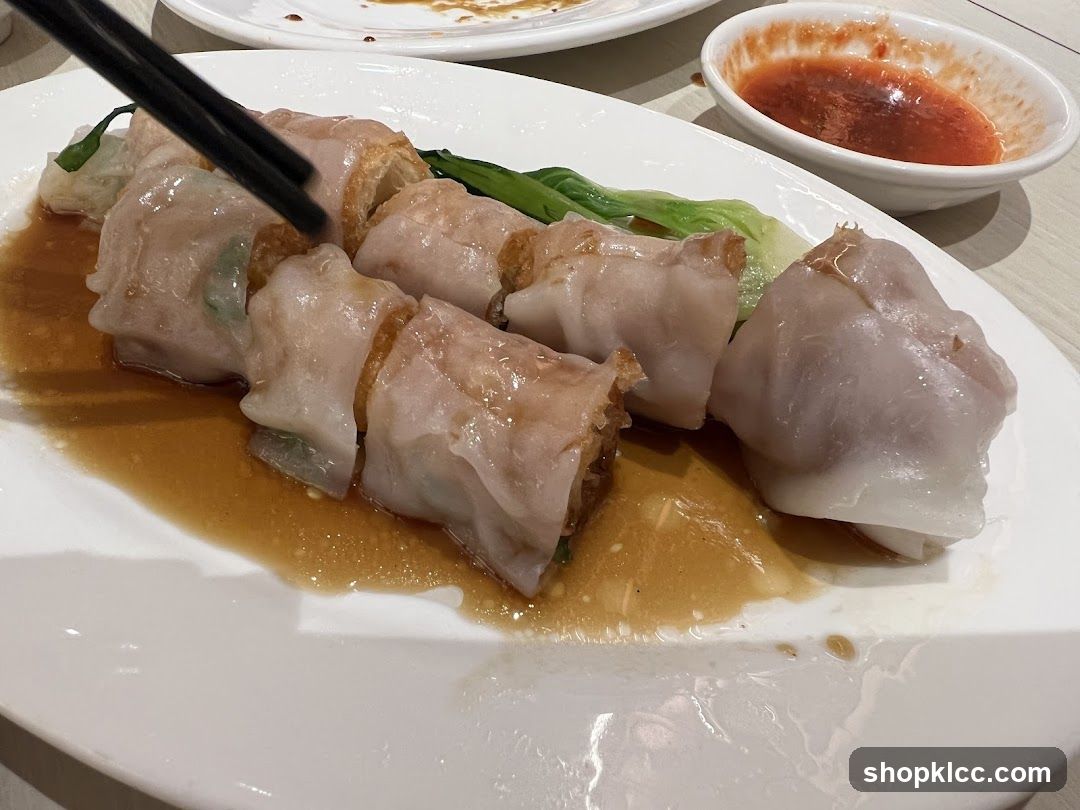 Steamed Rice Rolls with Fried Dough