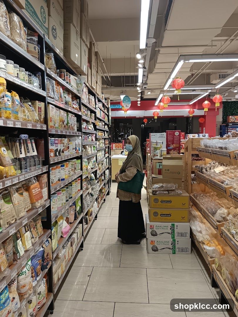 Supermarket Aisle