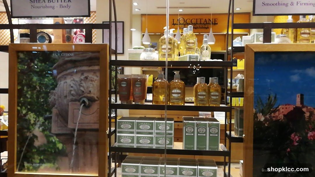 L'Occitane Store Display