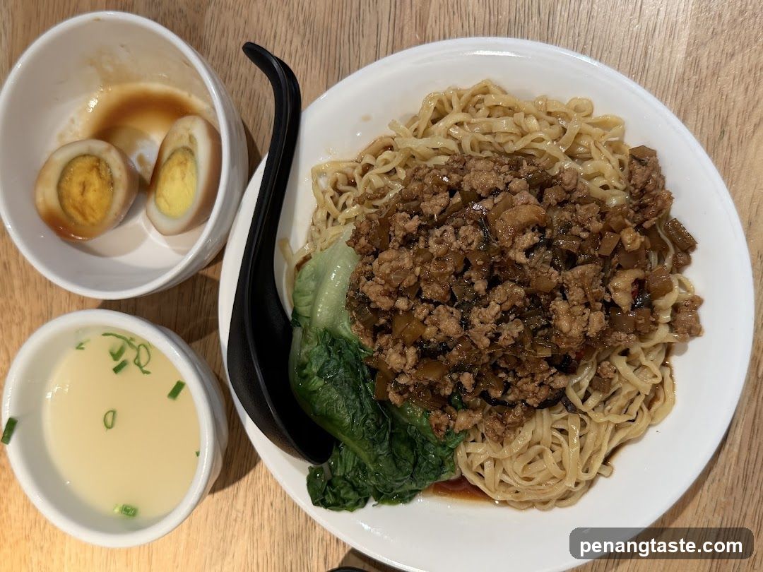 Noodles with Minced Meat and Eggs