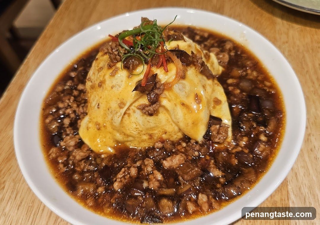 Omelet with Minced Meat and Eggplant Sauce