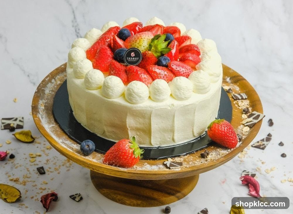 Strawberry and Blueberry Cake