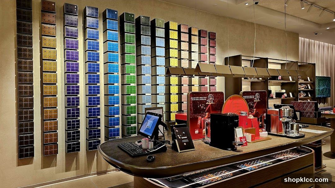 Coffee capsule display