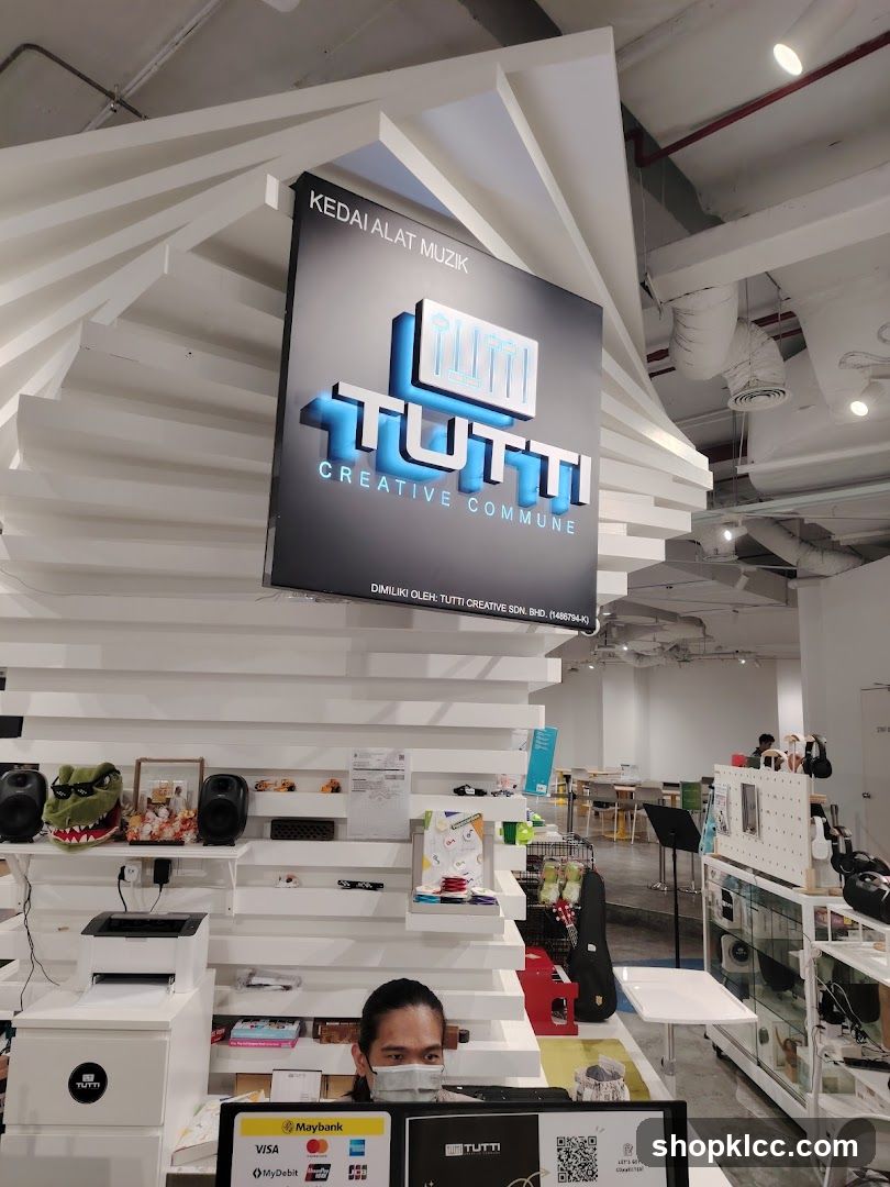 Tutti Creative Commune Interior