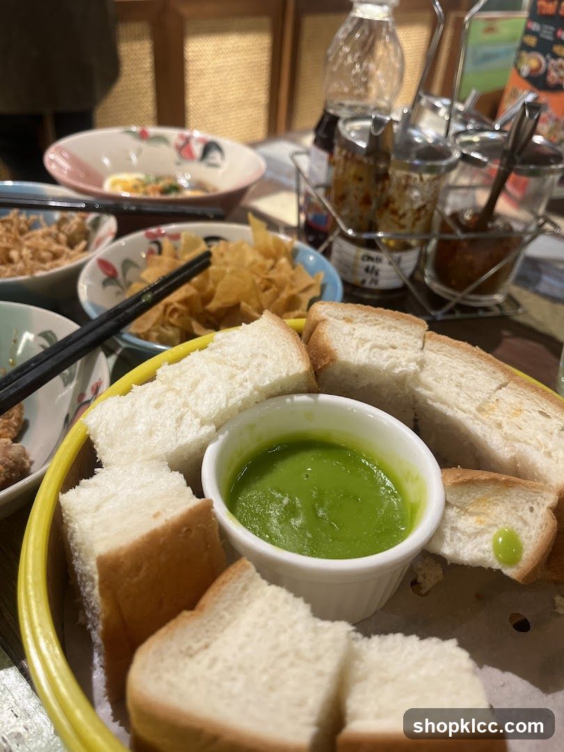 Toasted Bread with Pandan Custard