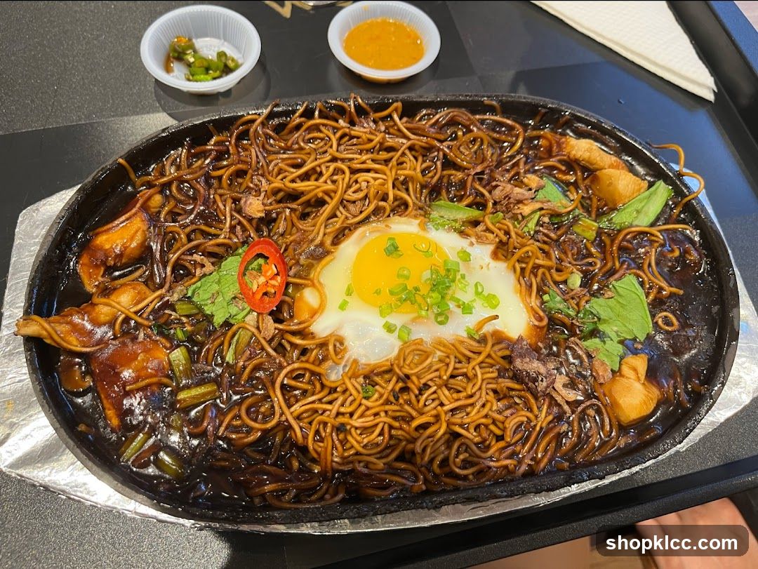 Sizzling Noodles with Fried Egg