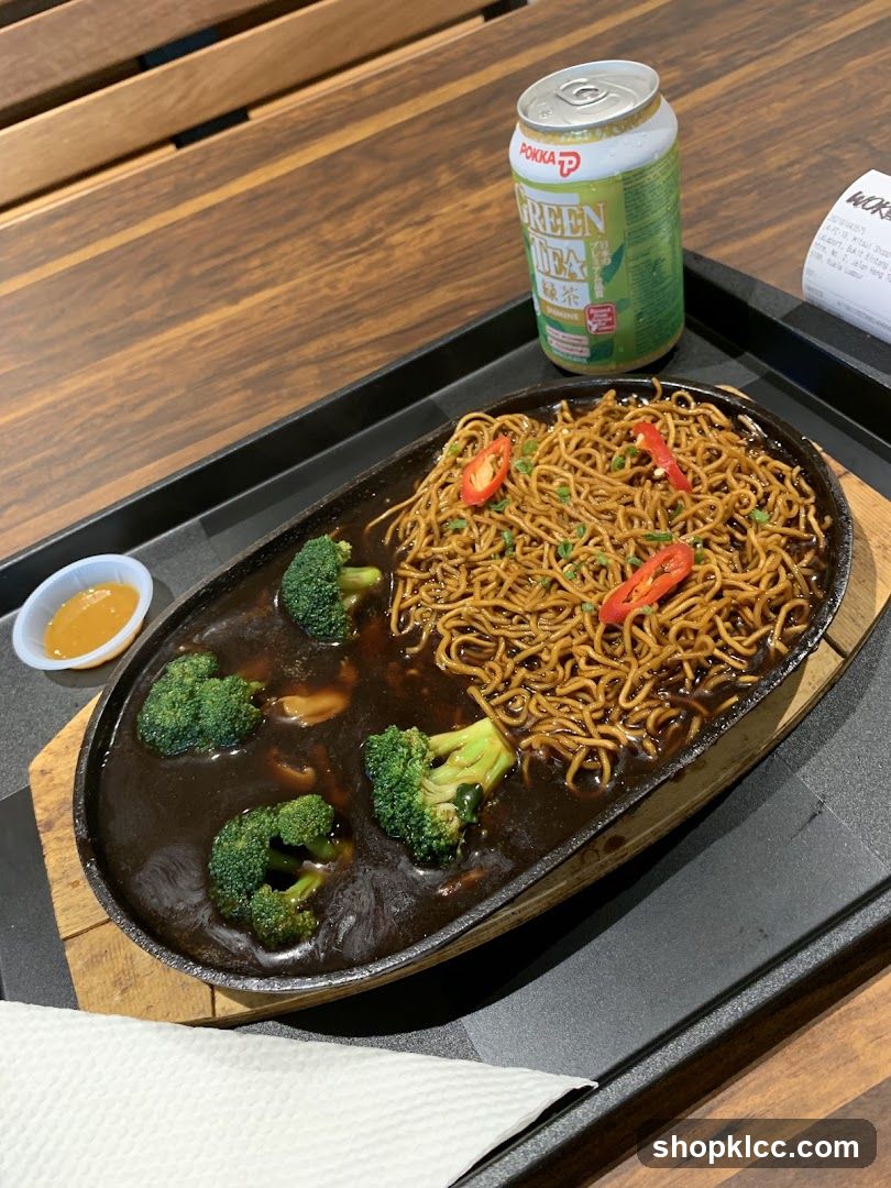 Sizzling Noodles with Broccoli