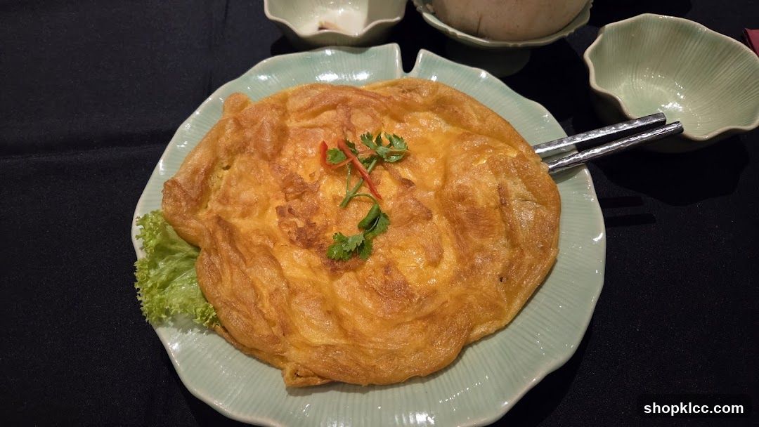 Omelet with Garnish