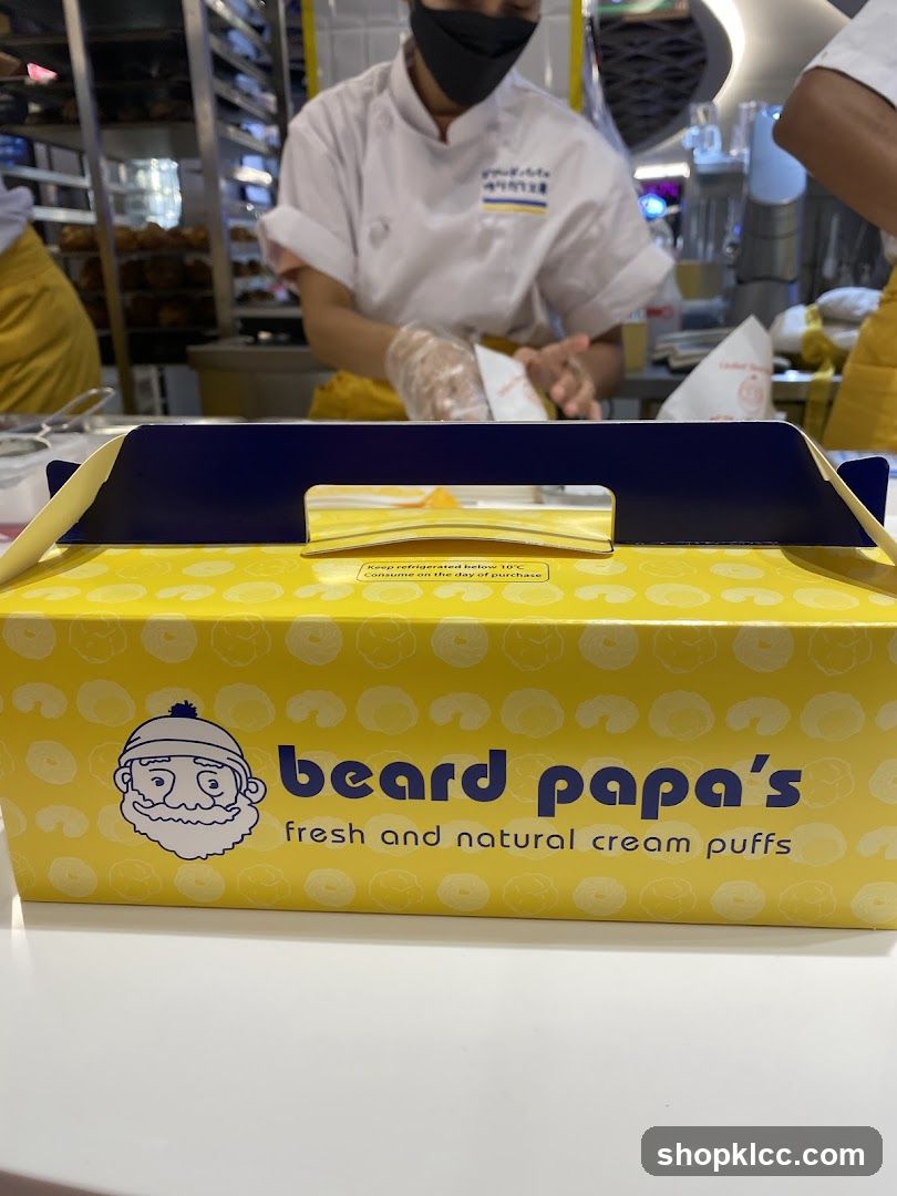 Beard Papa's Cream Puff Box