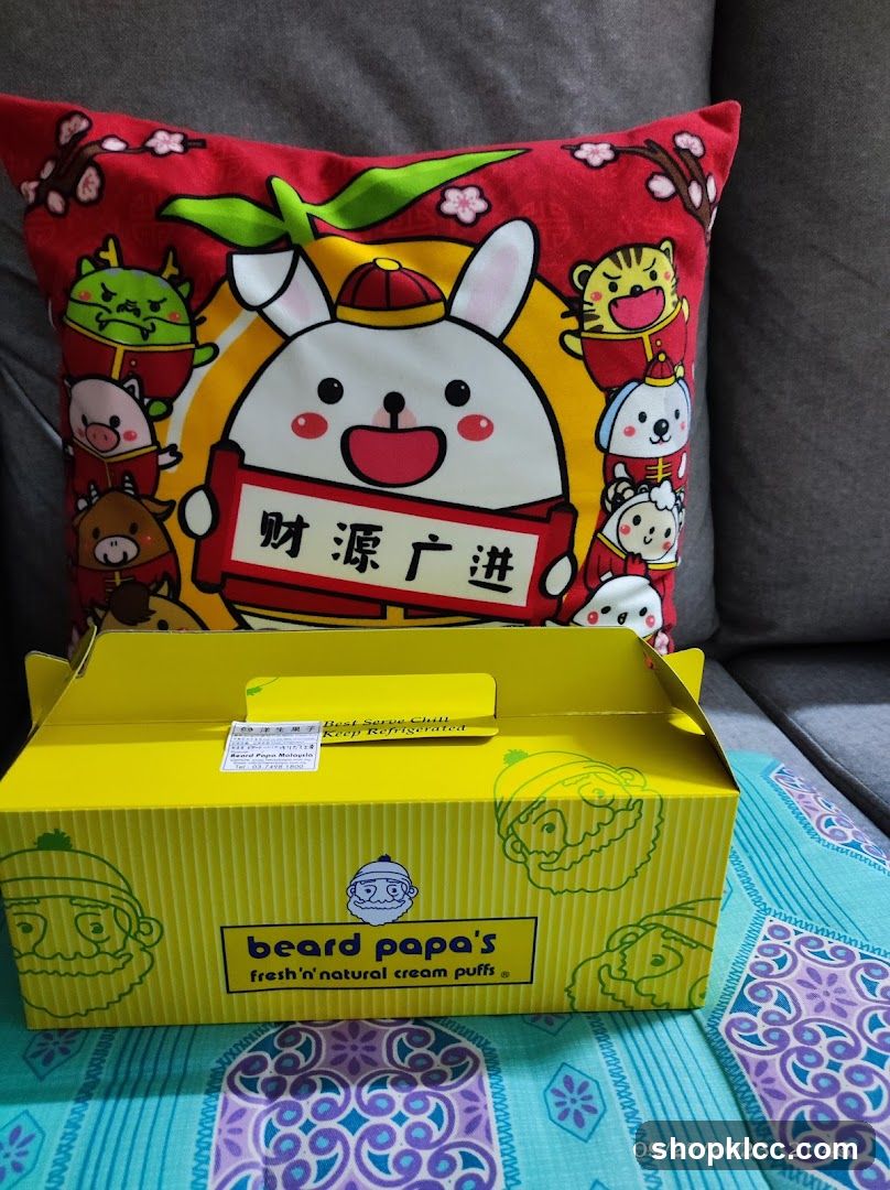 Beard Papa's Cream Puff Box and Pillow