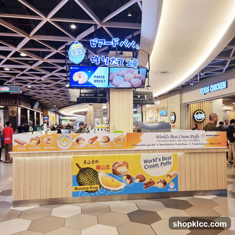 Beard Papa's Cream Puff Stand