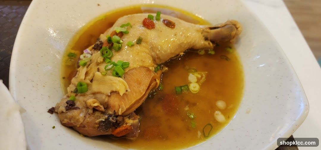 Chicken dish with broth