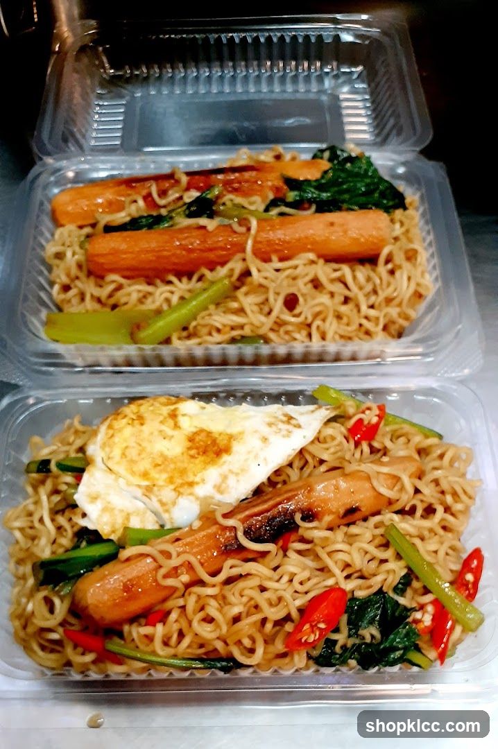 Noodles with Sausages and Egg