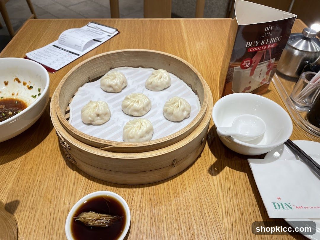 Steamed Dumplings with Dipping Sauce