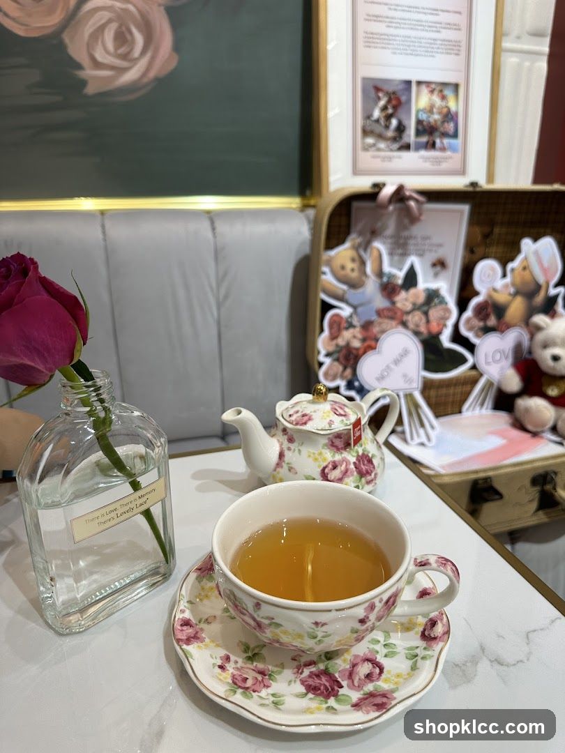 Tea set with rose and teddy bears