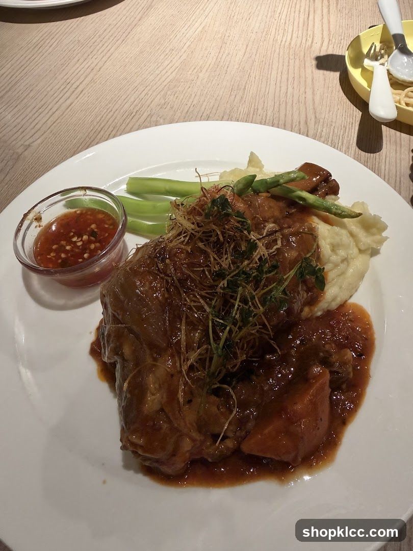 Braised Meat Dish with Mashed Potatoes