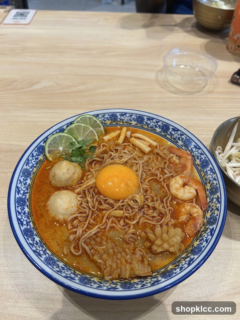 Noodle Soup with Seafood and Egg