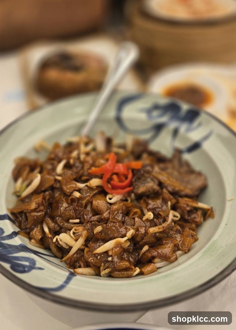 Noodles with Beef and Bean Sprouts