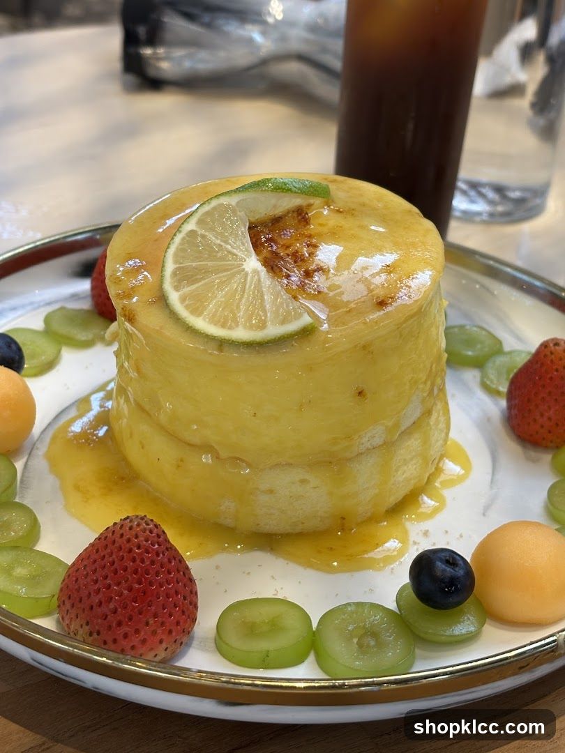 Soufflé Pancake with Fruit