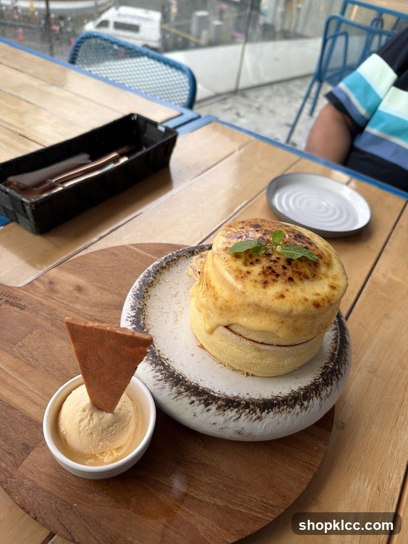 Soufflé Pancake with Ice Cream