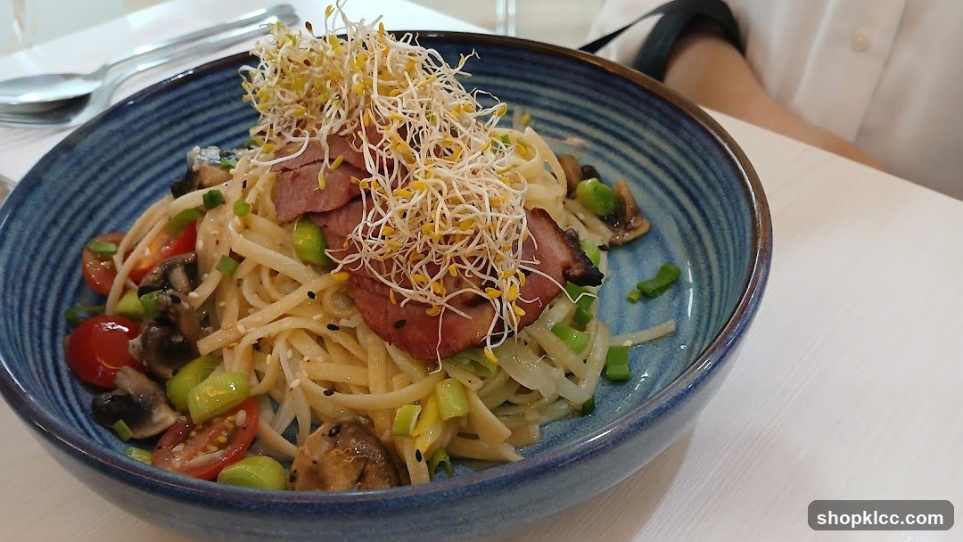 Noodle Dish with Meat and Sprouts