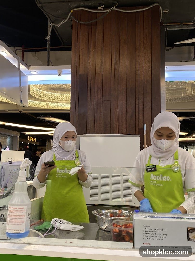 Yogurt Shop Staff