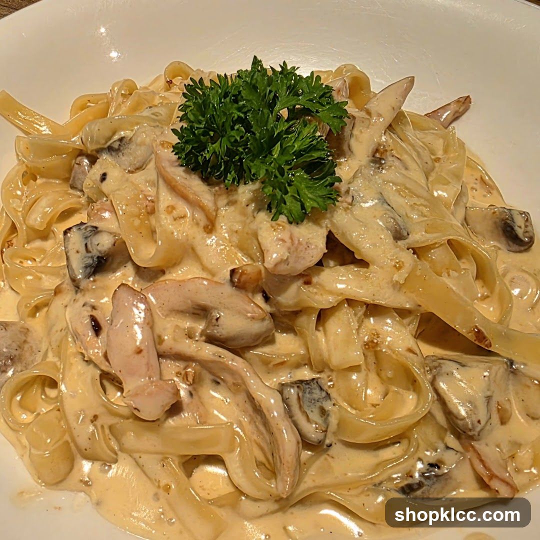 Fettuccine Alfredo with Chicken and Mushrooms