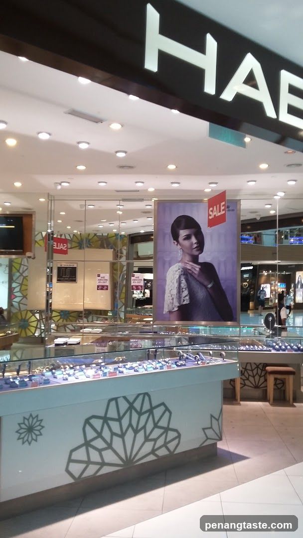 Jewelry store display