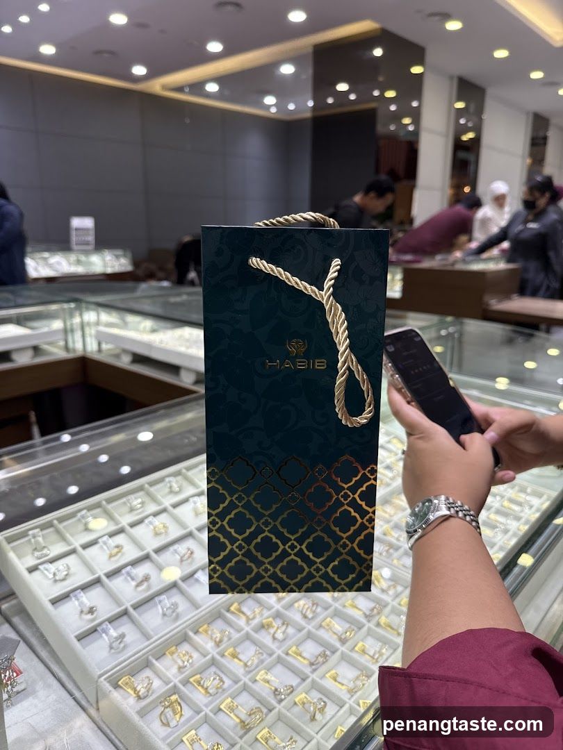 Jewelry Store Display