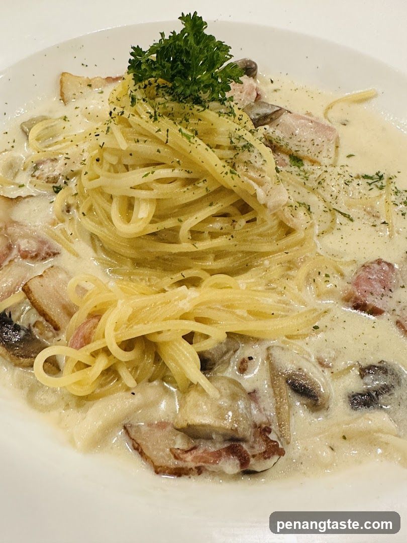 Creamy Pasta with Bacon and Mushrooms