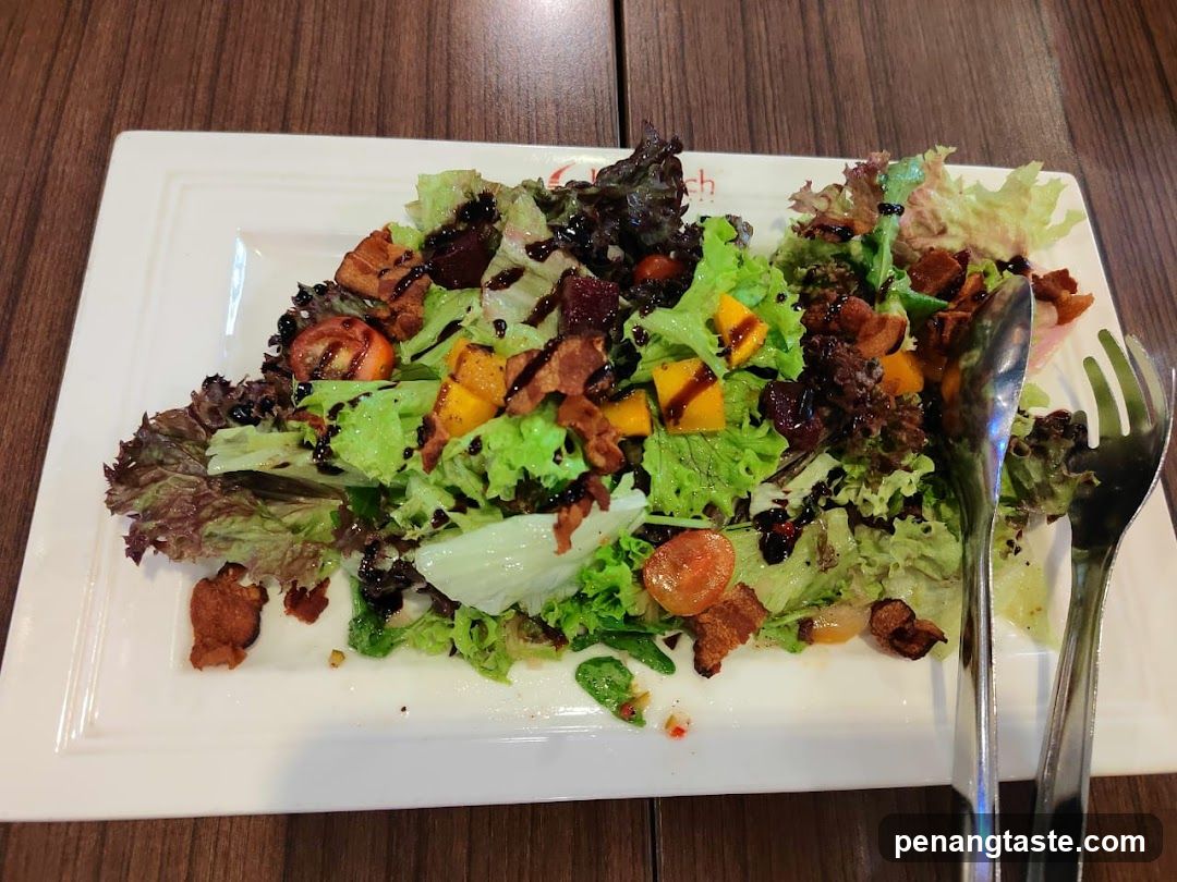 Salad with Bacon and Mango